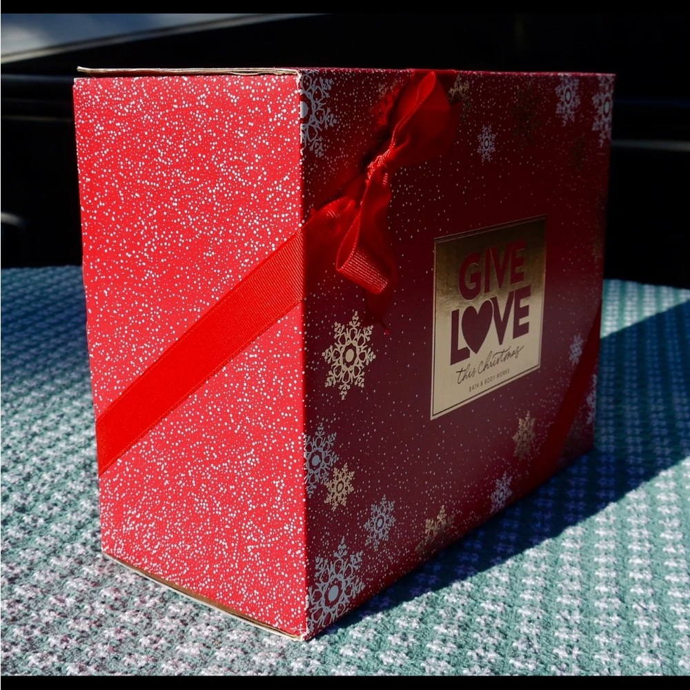 ❤️💕 Bath & Body Works Give Love Set ❤️💕 - Picture 5 of 10